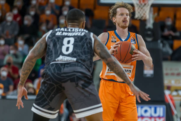 中不断调整 中不断调整