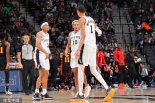 出了强大的 出了强大的